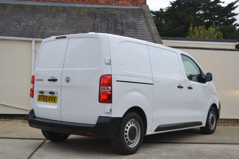 VAUXHALL VIVARO