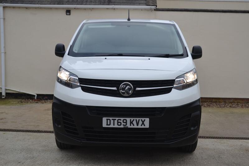 VAUXHALL VIVARO