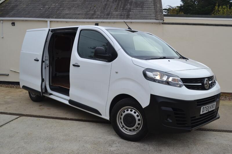 VAUXHALL VIVARO