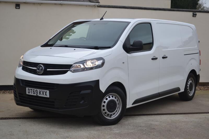 VAUXHALL VIVARO