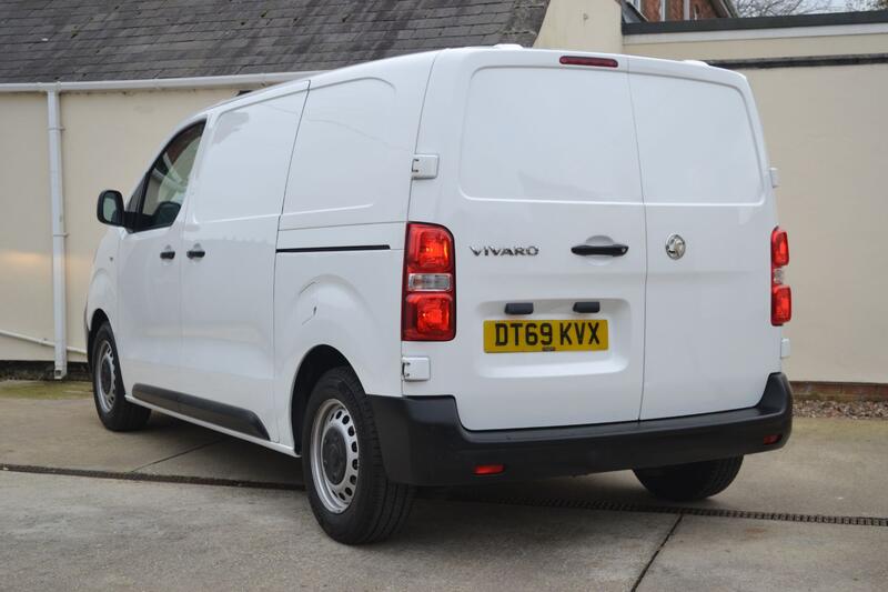 VAUXHALL VIVARO