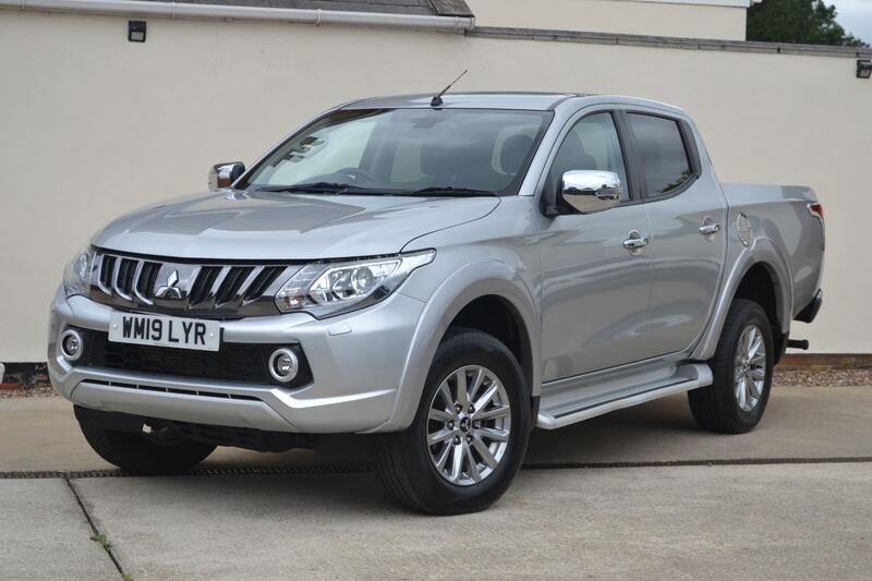 MITSUBISHI L200 2.4 DI-D DC Barbarian + VAT