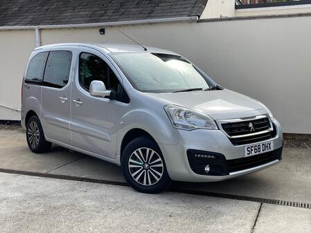 PEUGEOT PARTNER TEPEE 1.6 BlueHDi Allure WAV wheelchair accessible vehicle