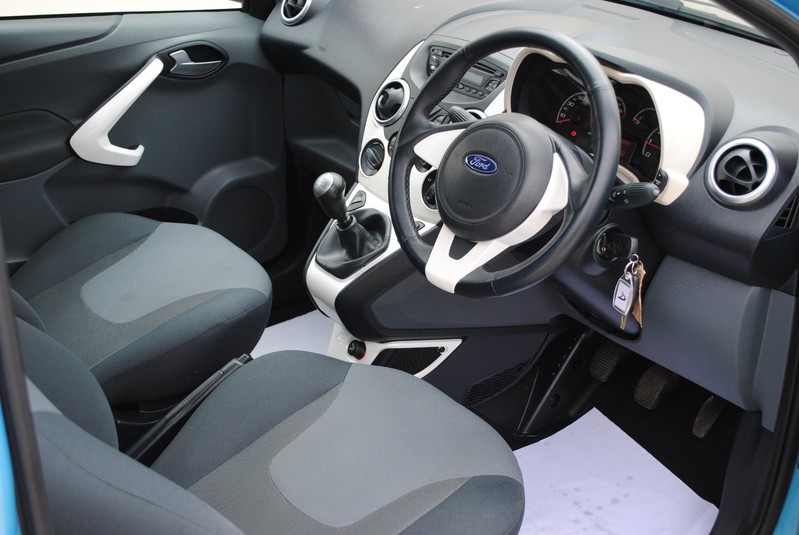 FORD KA