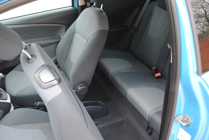 FORD KA