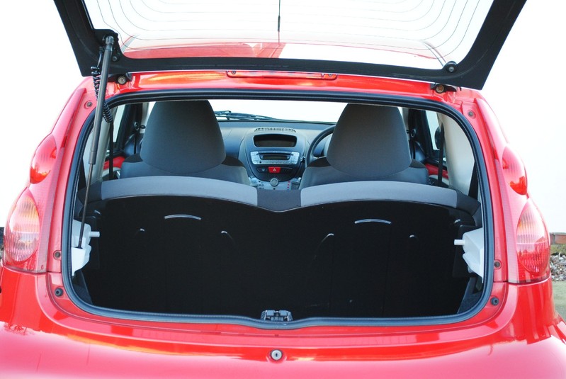 PEUGEOT 107