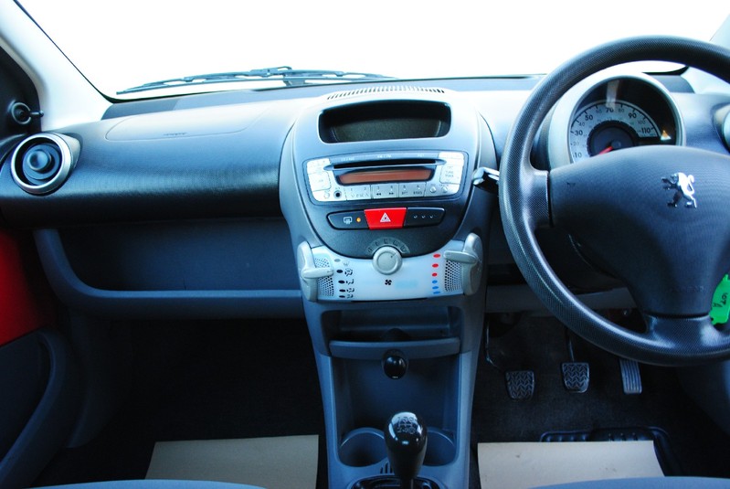 PEUGEOT 107