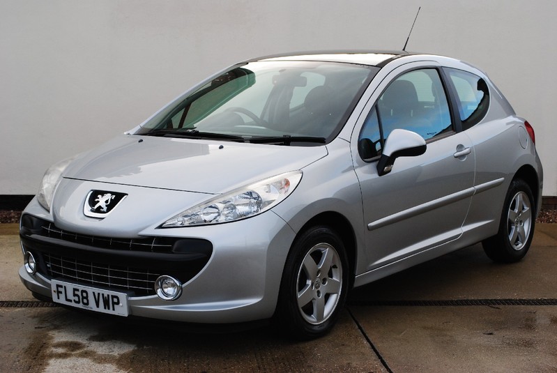 PEUGEOT 207