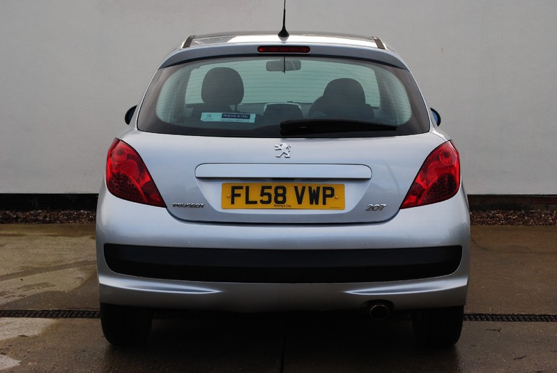 PEUGEOT 207