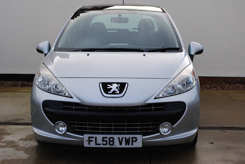 PEUGEOT 207