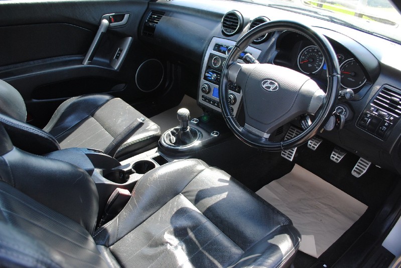 HYUNDAI COUPE