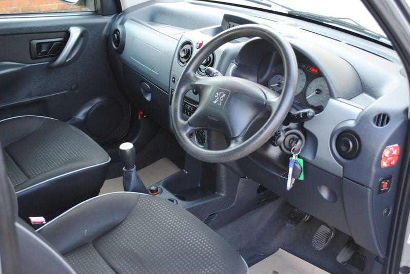 PEUGEOT PARTNER