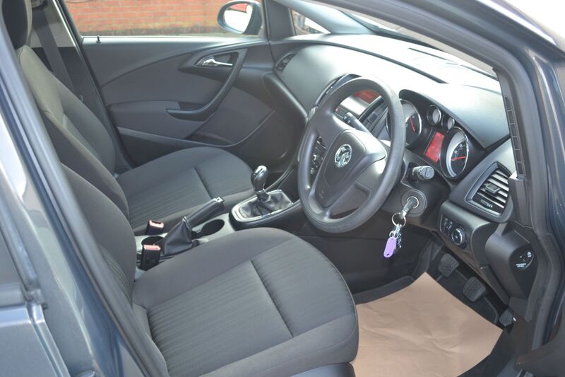 VAUXHALL ASTRA