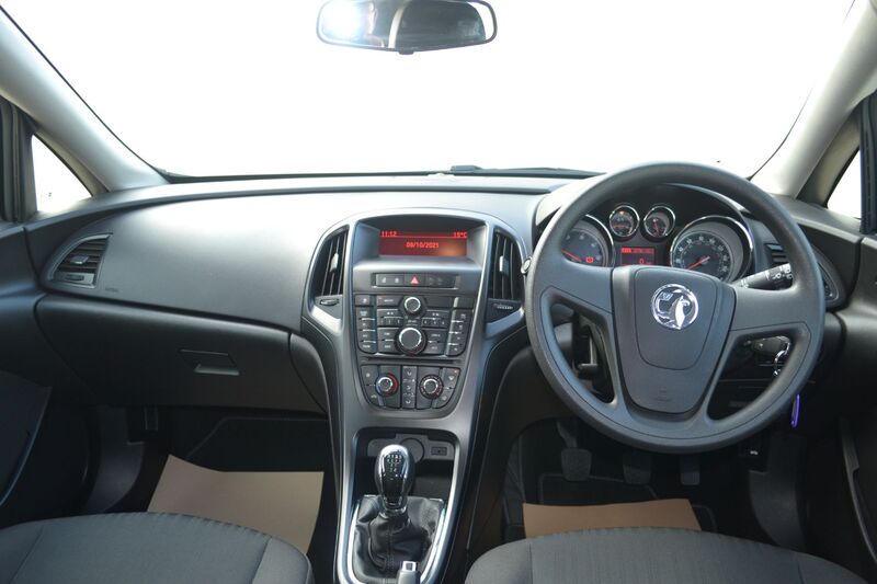 VAUXHALL ASTRA