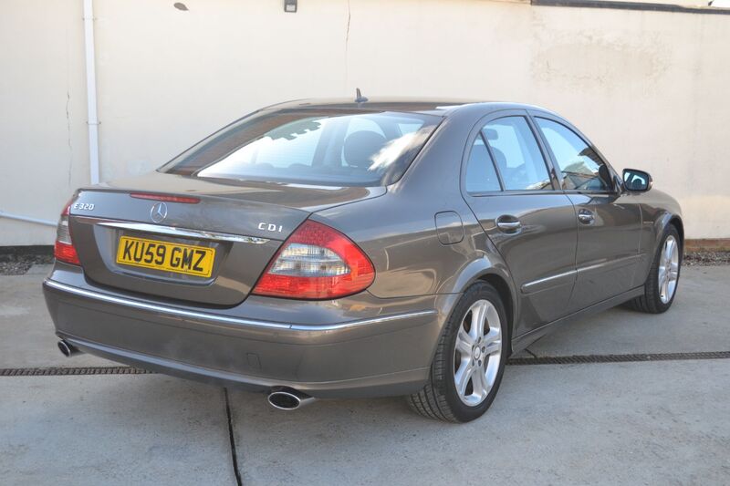 MERCEDES-BENZ E CLASS