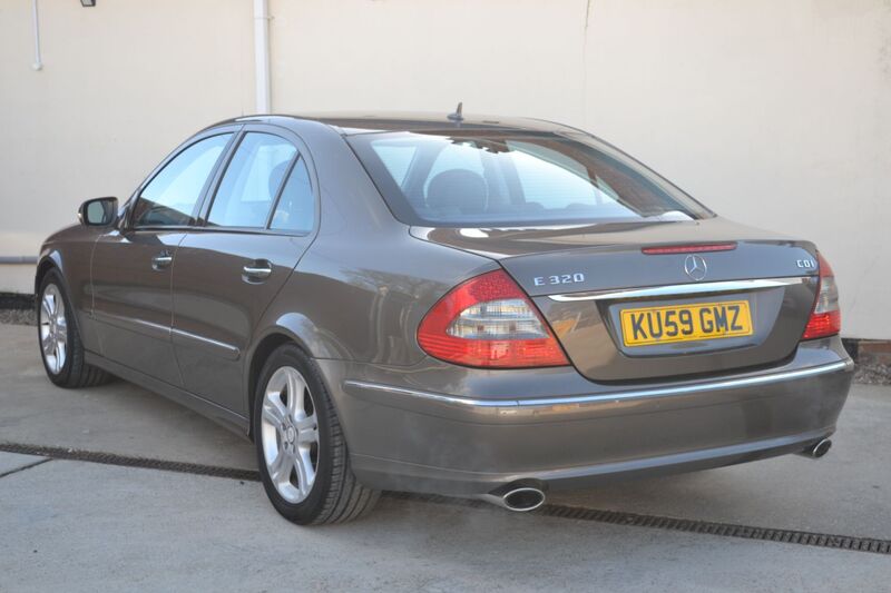 MERCEDES-BENZ E CLASS