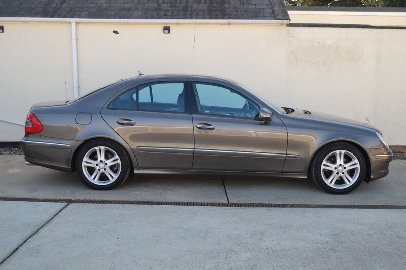 MERCEDES-BENZ E CLASS