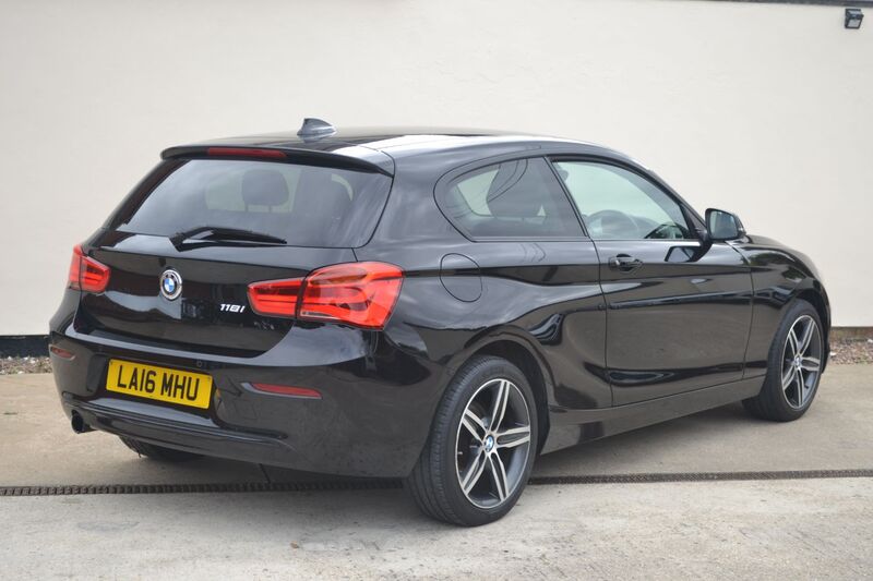 BMW 1 SERIES