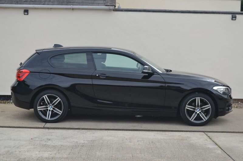 BMW 1 SERIES