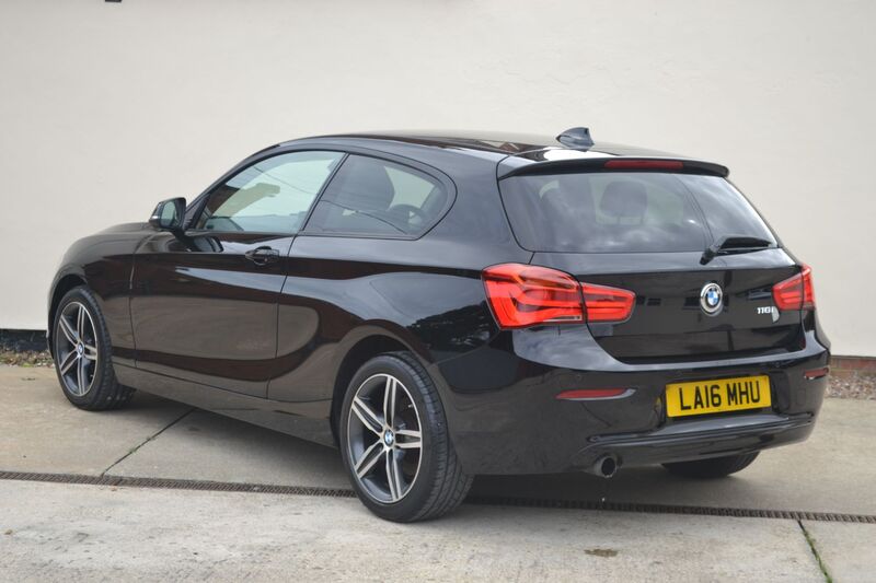 BMW 1 SERIES